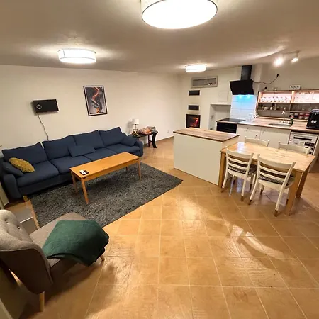 Brezinna - 200 Let Historie - Moderni Ferienhaus Počátky