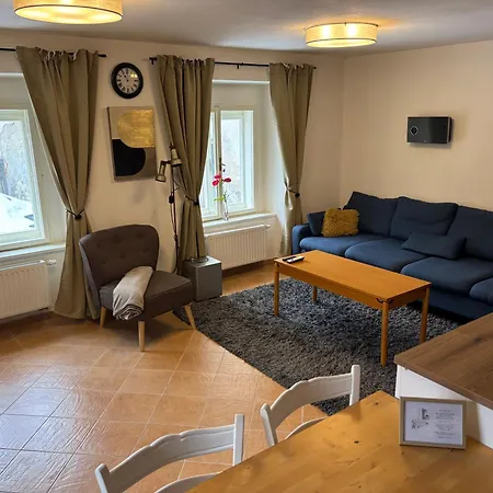 Brezinna - 200 Let Historie - Moderni Ferienhaus Počátky
